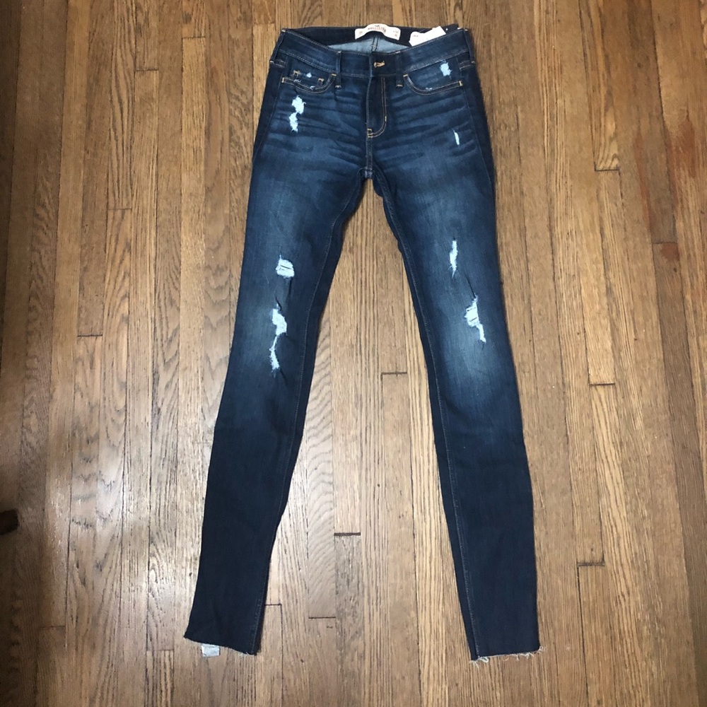 NWT Hollister Low Rise Super Skinny